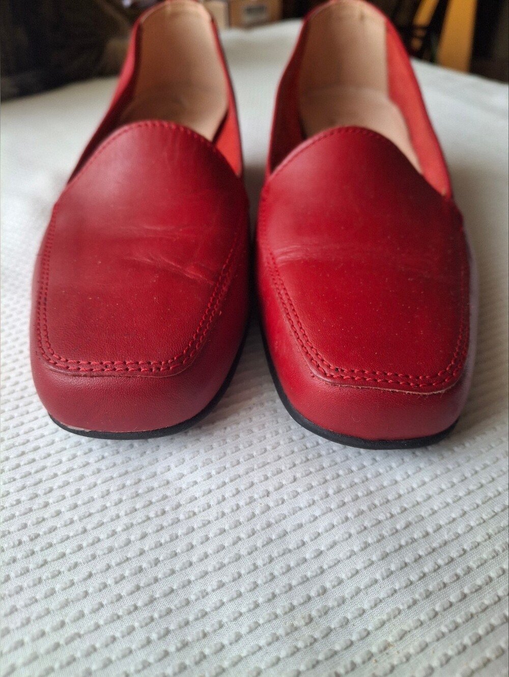 Red leather D'Chicas low-heeled loafers, size 7,5 - Picture 3 of 7